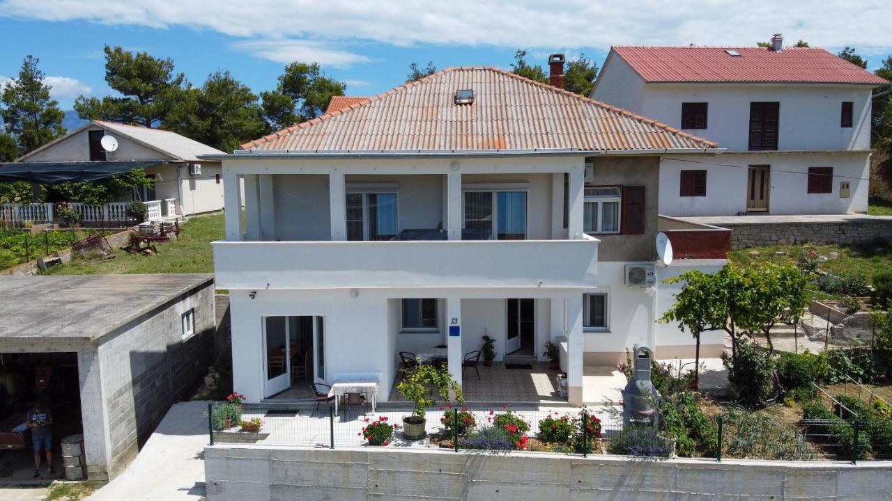 Apartments Tri Mora Ražanac Eksteriør bilde