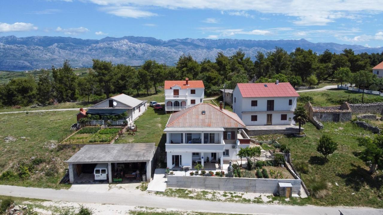 Apartments Tri Mora Ražanac Eksteriør bilde