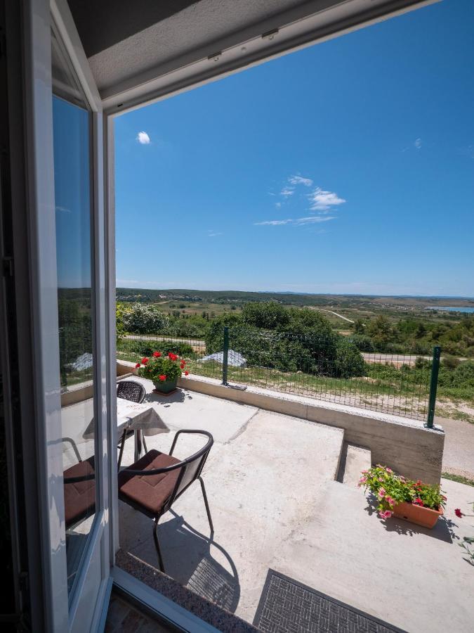 Apartments Tri Mora Ražanac Eksteriør bilde