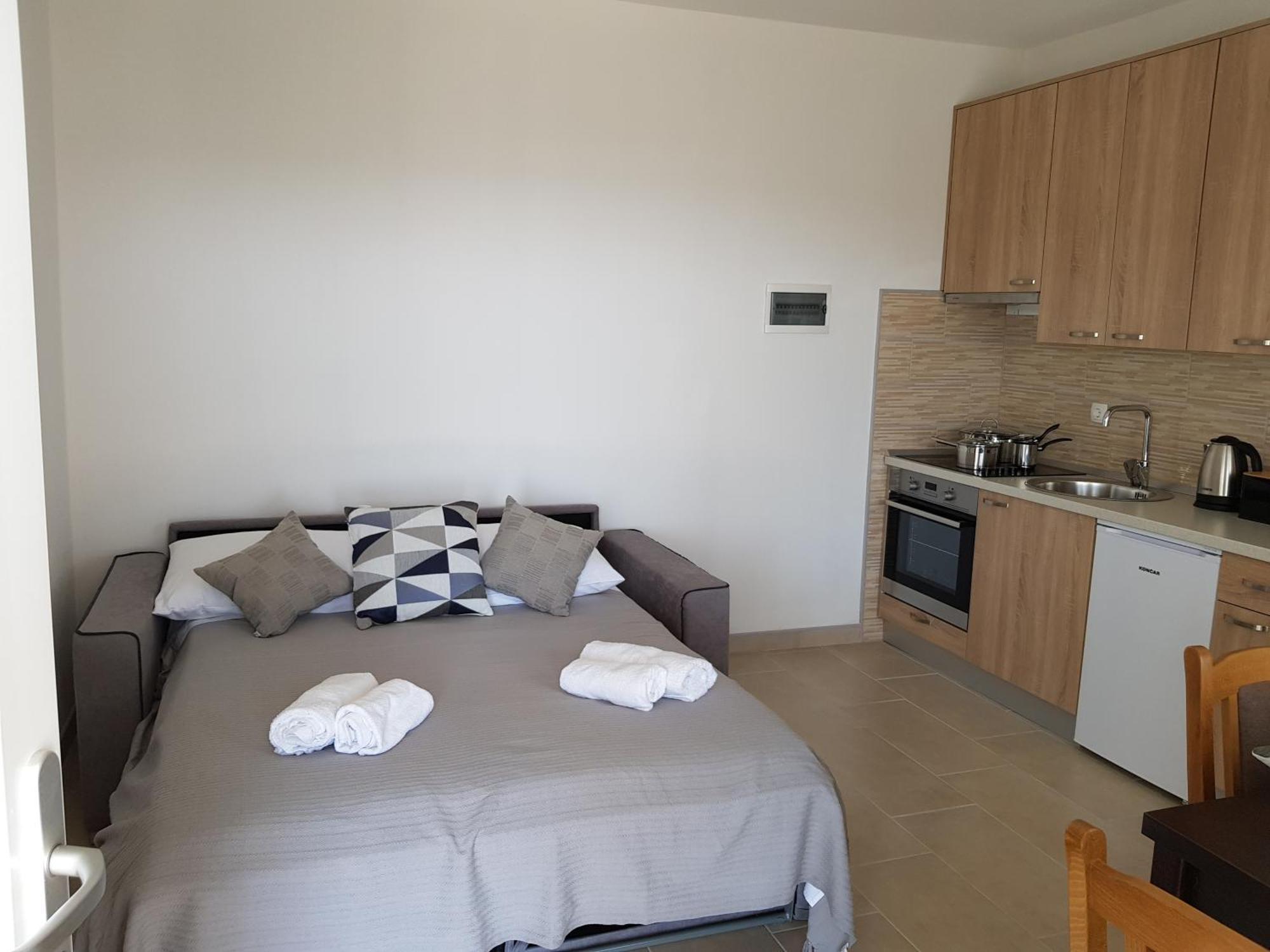 Apartments Tri Mora Ražanac Eksteriør bilde